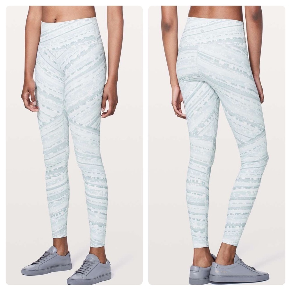 Lululemon Wunder Under Hi-Rise Tight 28"
Whirlwind Wunder Under White